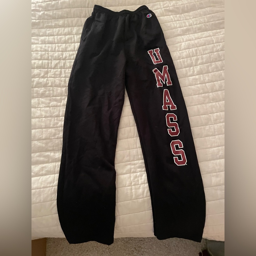 black Umass straight leg sweatpants in small